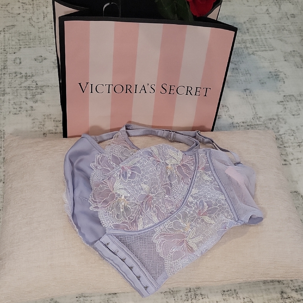 Victoria's Secret Light Purple Lace Bralette - Picture 4 of 12